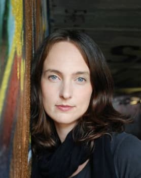 Автор "Дженніфер Бенкау" Дженніфер Бенкау