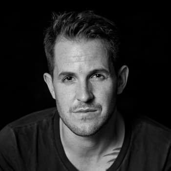 Автор "Ден Джонс" Ден Джонс