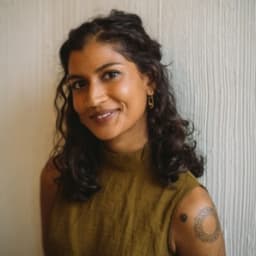 Джаніка Оза Джаніка Оза