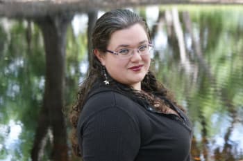 Автор "Дот Гатчинсон" Дот Гатчинсон