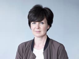 Олівія Ленґ Олівія Ленґ