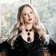 Лі Бардуґо Лі Бардуґо