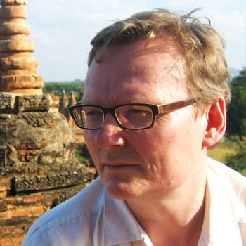 Автор "Джеймс Робінсон" Джеймс Робінсон