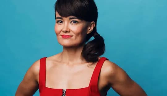 Автор "Юмі Стайнз" Юмі Стайнз