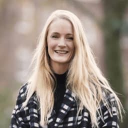 Люсі Фолі Люсі Фолі