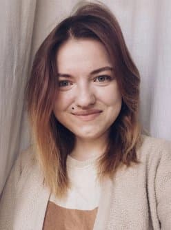 Автор "Юлія Романюк" Юлія Романюк