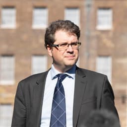 Еліот Гіґґінз Еліот Гіґґінз