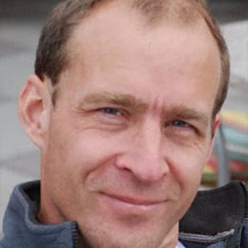 Автор "Ендрю Дойґ" Ендрю Дойґ