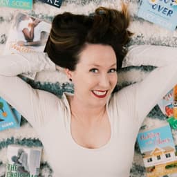 Люсі Скор Люсі Скор