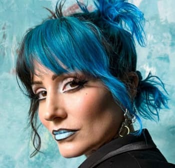 Автор "Роксанна Емері" Роксанна Емері