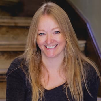 Автор "Кара Хантер" Кара Хантер