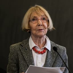 Ева Томпсон Ева Томпсон