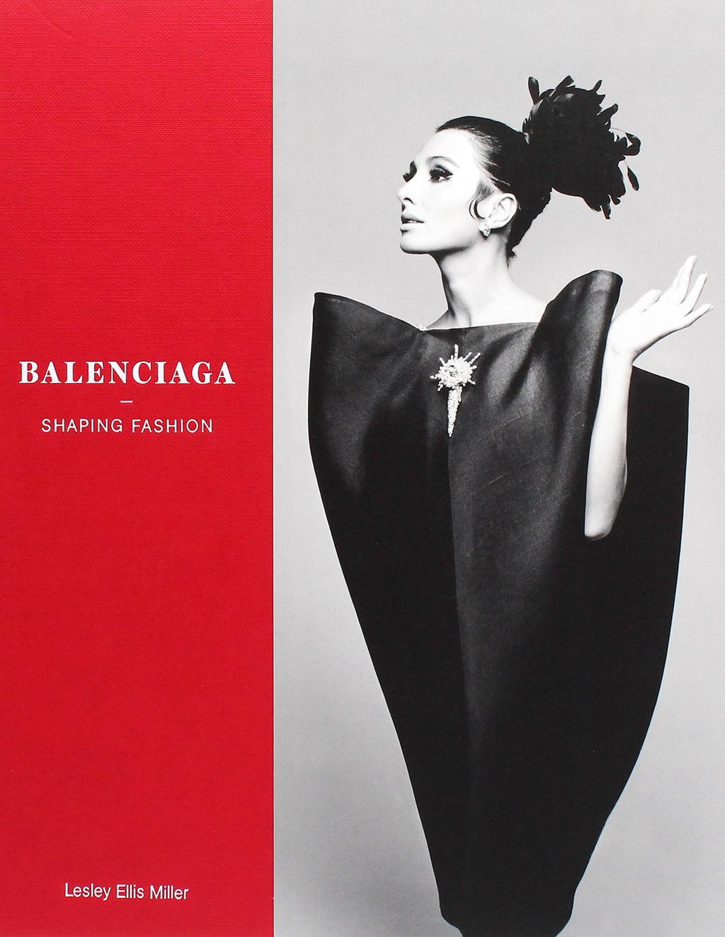 Обкладника "Balenciaga: Shaping Fashion" - 1 Фото Превью "Balenciaga: Shaping Fashion" - Фото №1