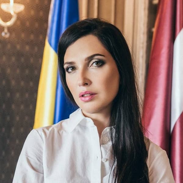 Видавництво "Олена Вишнякова" Олена Вишнякова